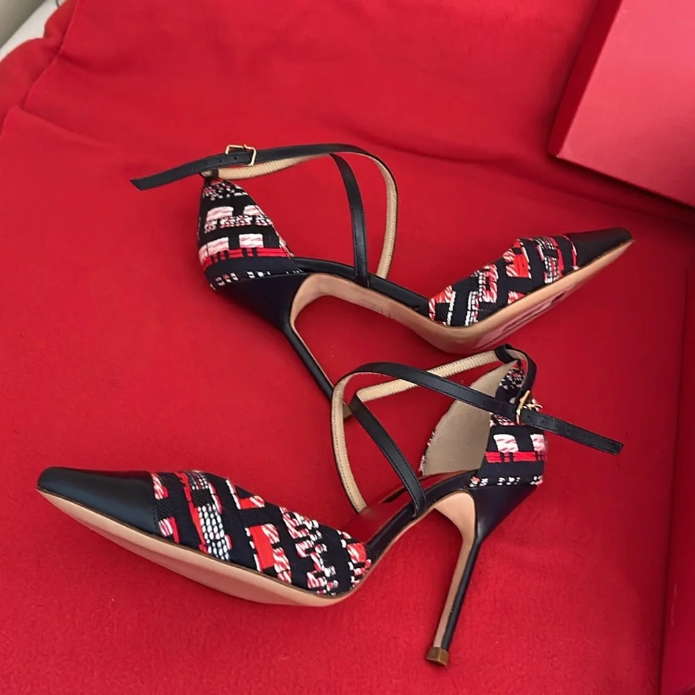 Authentic Carolina Herrera heels size 6 - Picture 16 of 17